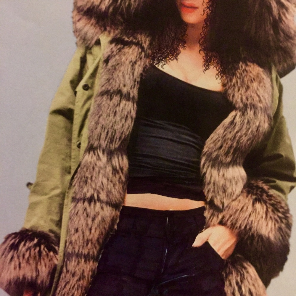 🛑SOLD🛑🌹HP🌹Sz S Warm Fur Lined Winter Parka - Picture 7 of 7